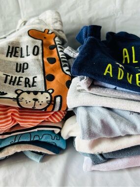 Bundle newborn clothes 16 pieces good brands